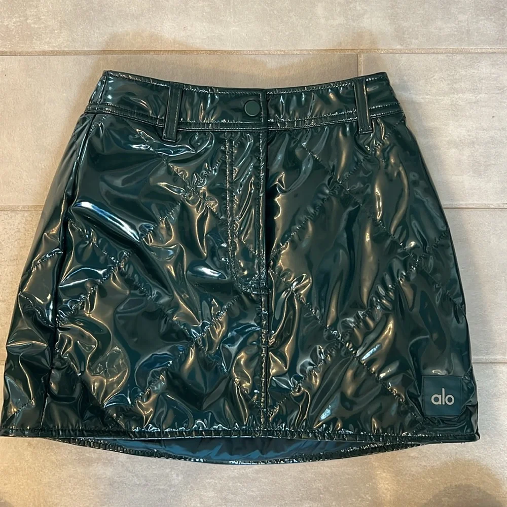 Aloyoga Snowmoto puffer skirt xxs.